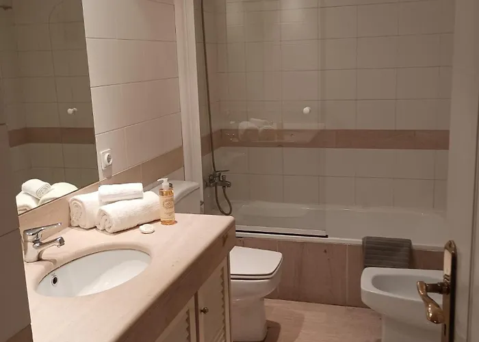 Elegancia Y Comodidad En Avenidas Novas 140 M2 De Dos 2 Cuartos Bano , 4 Personas , Parking Opcional Apartament Lizbona