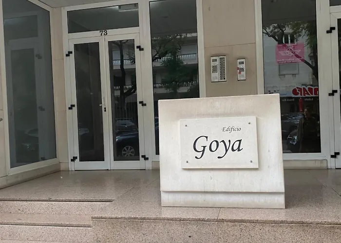 Elegancia Y Comodidad En Avenidas Novas 140 M2 De Dos 2 Cuartos Bano , 4 Personas , Parking Opcional * Lizbona