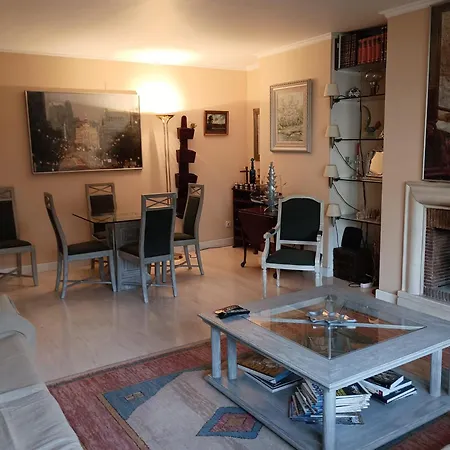 Διαμέρισμα Elegancia Y Comodidad En Avenidas Novas 140 M2 De Dos 2 Cuartos Bano , 4 Personas , Parking Opcional