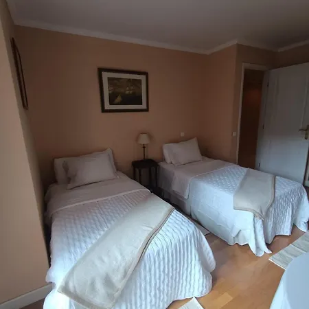 Elegancia Y Comodidad En Avenidas Novas 140 M2 De Dos 2 Cuartos Bano , 4 Personas , Parking Opcional