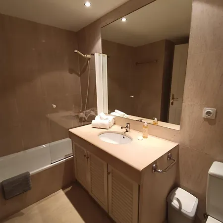 Elegancia Y Comodidad En Avenidas Novas 140 M2 De Dos 2 Cuartos Bano , 4 Personas , Parking Opcional * Lisboa