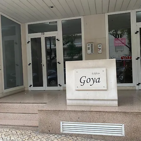 Elegancia Y Comodidad En Avenidas Novas 140 M2 De Dos 2 Cuartos Bano , 4 Personas , Parking Opcional * Lisboa