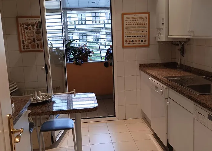 Elegancia Y Comodidad En Avenidas Novas 140 M2 De Dos 2 Cuartos Bano , 4 Personas Lisbon